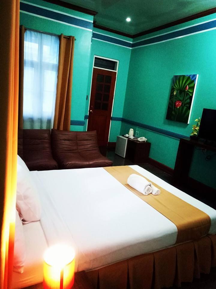 Villa Jhoana Resort Angono Номер фото
