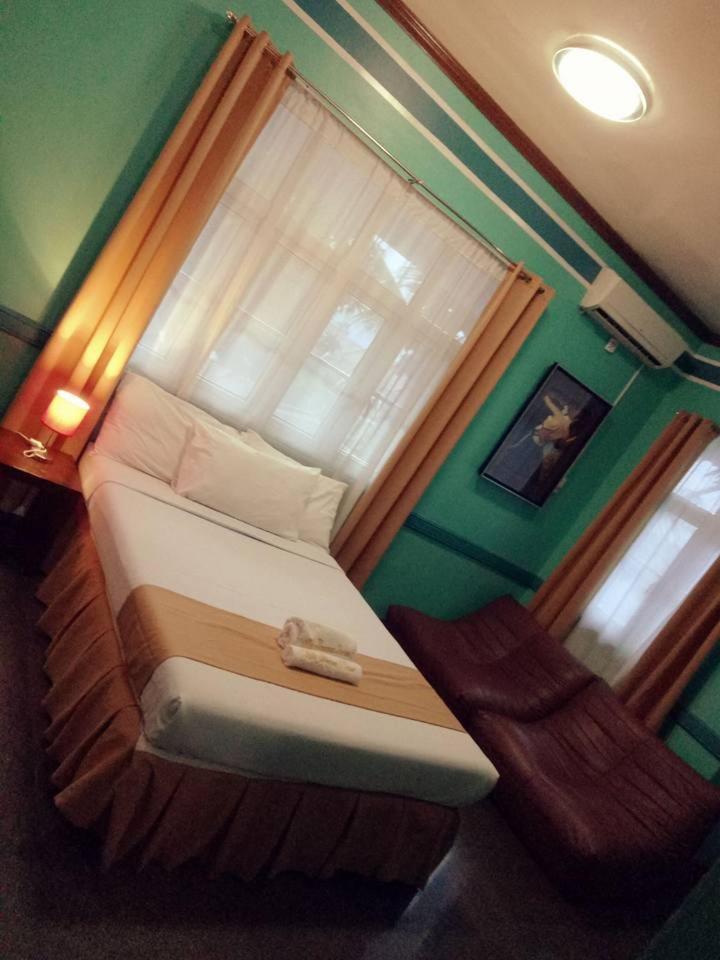 Villa Jhoana Resort Angono Номер фото