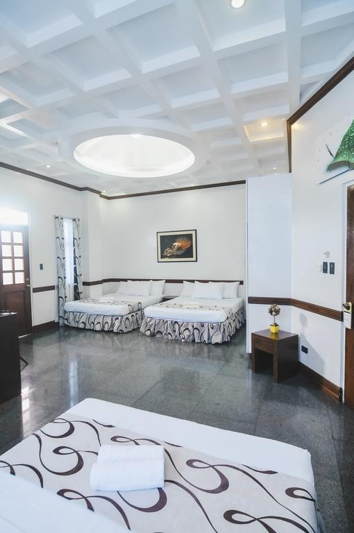 Villa Jhoana Resort Angono Екстер'єр фото
