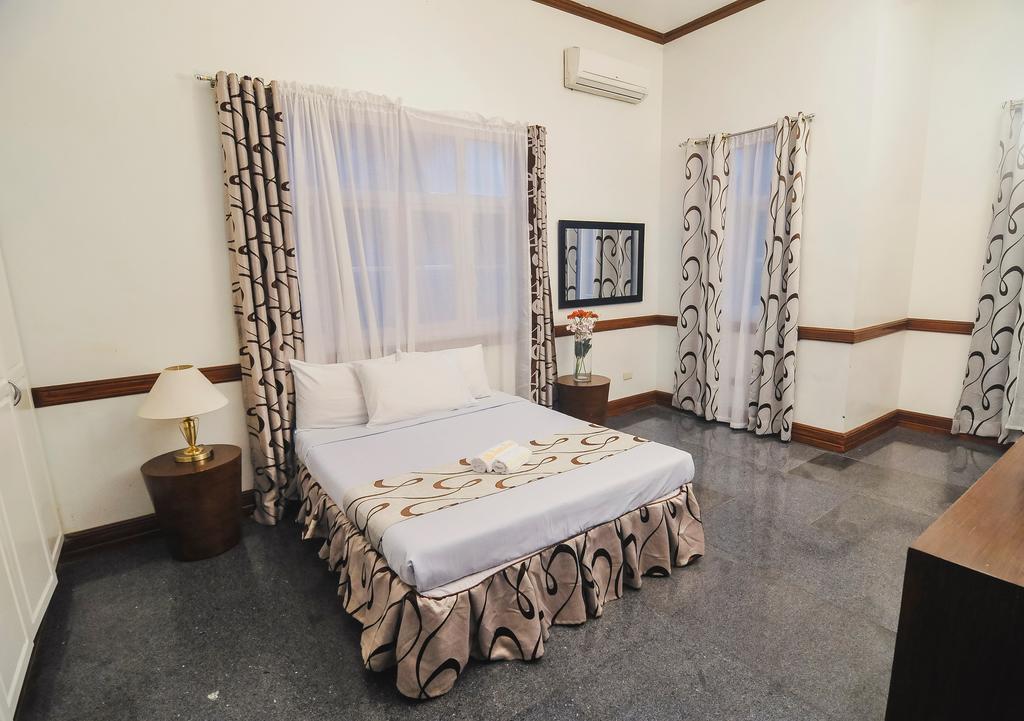 Villa Jhoana Resort Angono Екстер'єр фото