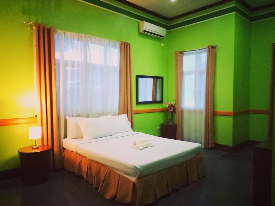 Villa Jhoana Resort Angono Екстер'єр фото