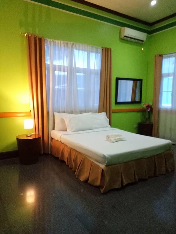 Villa Jhoana Resort Angono Екстер'єр фото